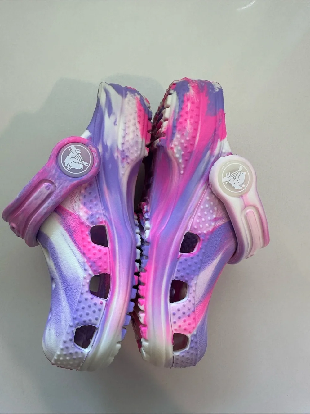 6C Kids Tie-Dye Crocs Sandals in Pink & Purple